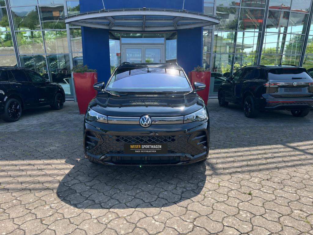 Volkswagen Tiguan 2025 г. Чёрный, пробег 8900 км