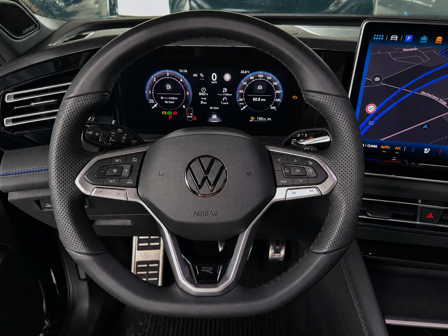 Volkswagen Tiguan 2025 г. Чёрный, пробег 8900 км