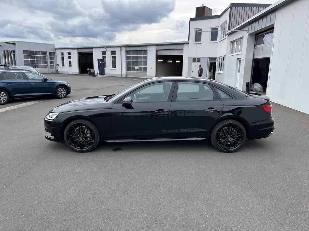 Audi A4 2023 г. Чёрный, пробег 49420 км