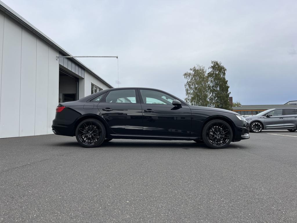 Audi A4 2023 г. Чёрный, пробег 49420 км