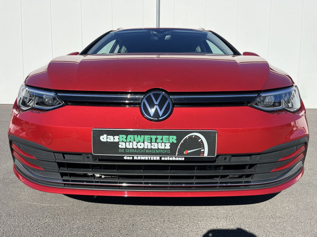 Volkswagen Golf 2023 г. Красный, пробег 29336 км