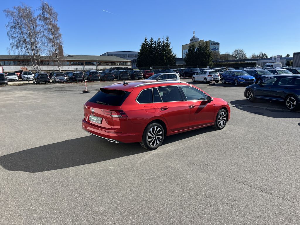 Volkswagen Golf 2023 г. Красный, пробег 29336 км