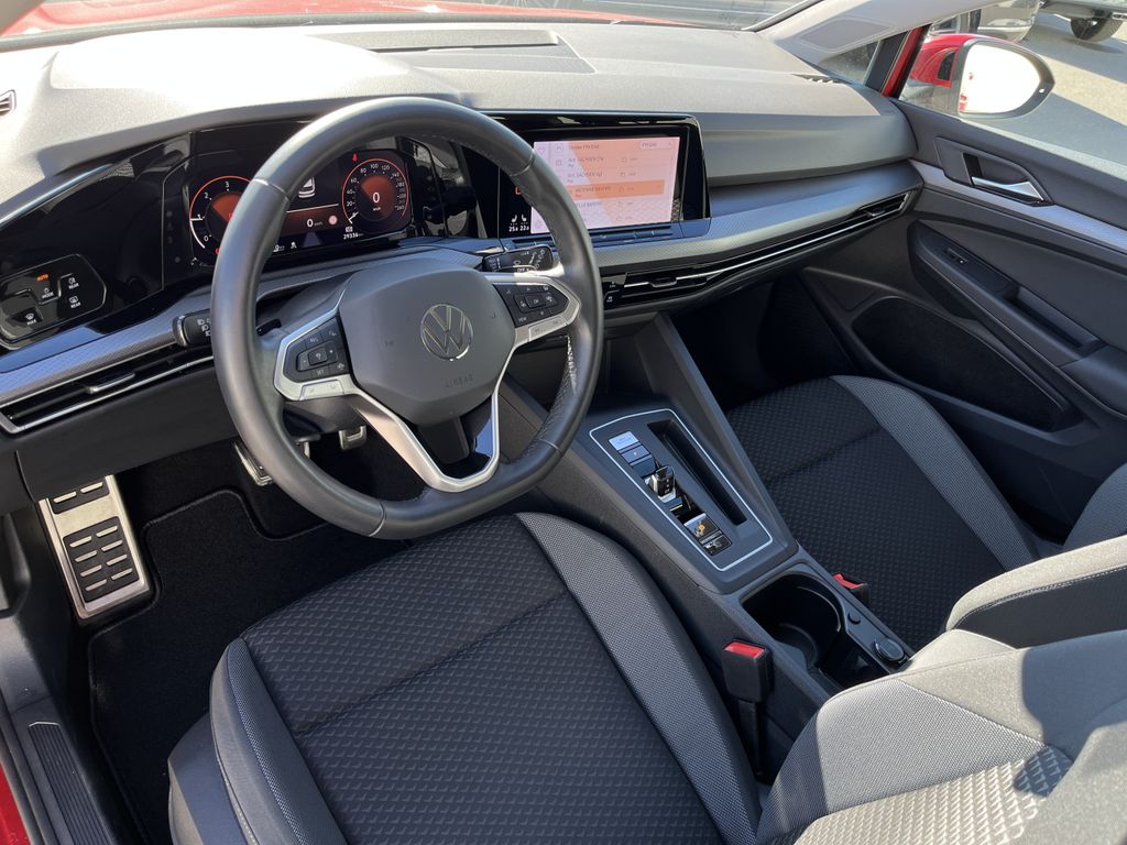 Volkswagen Golf 2023 г. Красный, пробег 29336 км