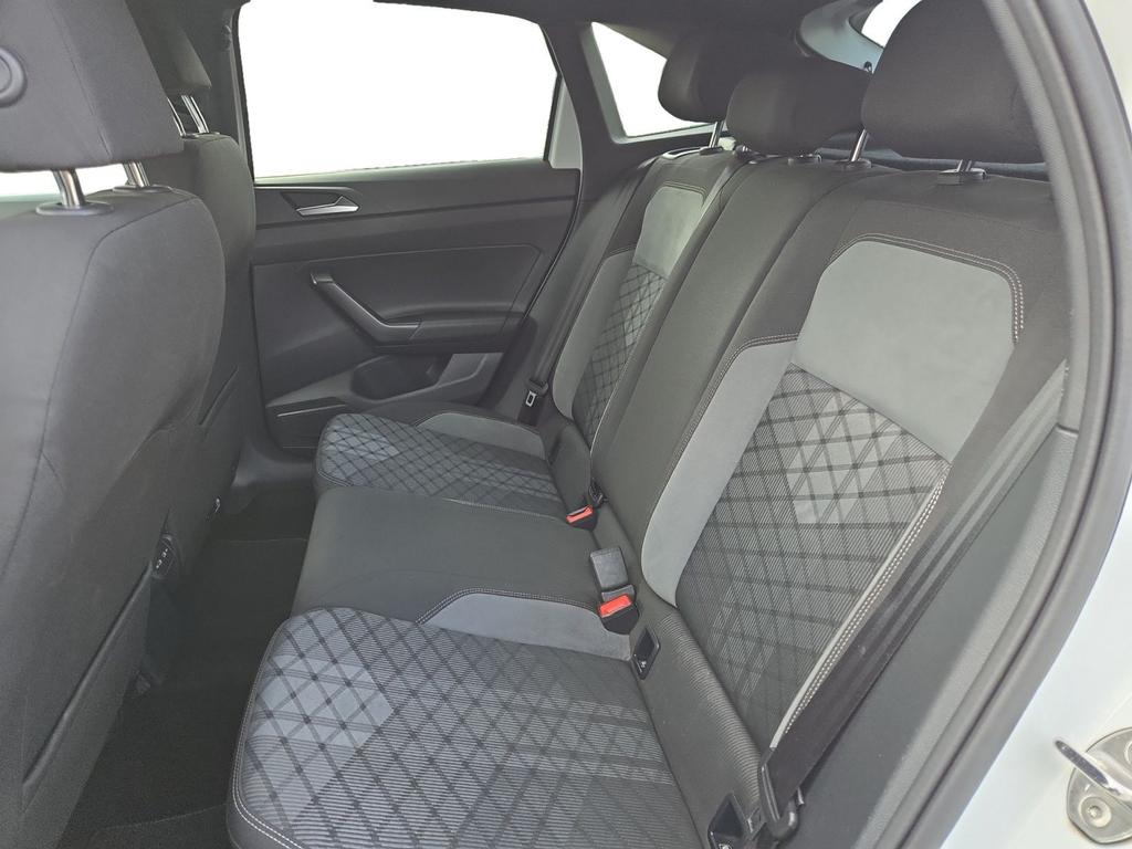 Volkswagen Taigo 2022 г. Белый, пробег 42083 км