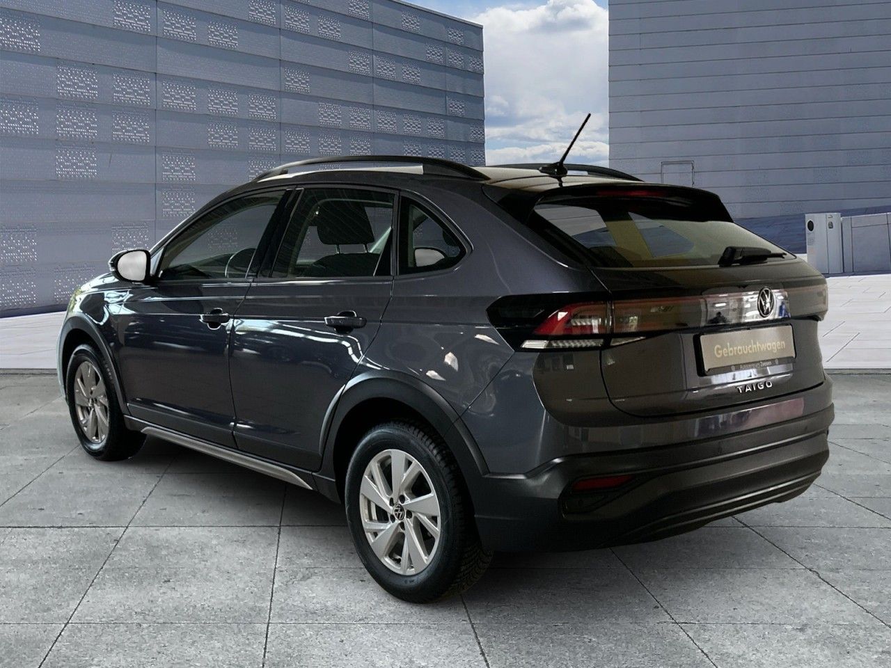 Volkswagen Taigo 2022 г. Серый, пробег 33976 км