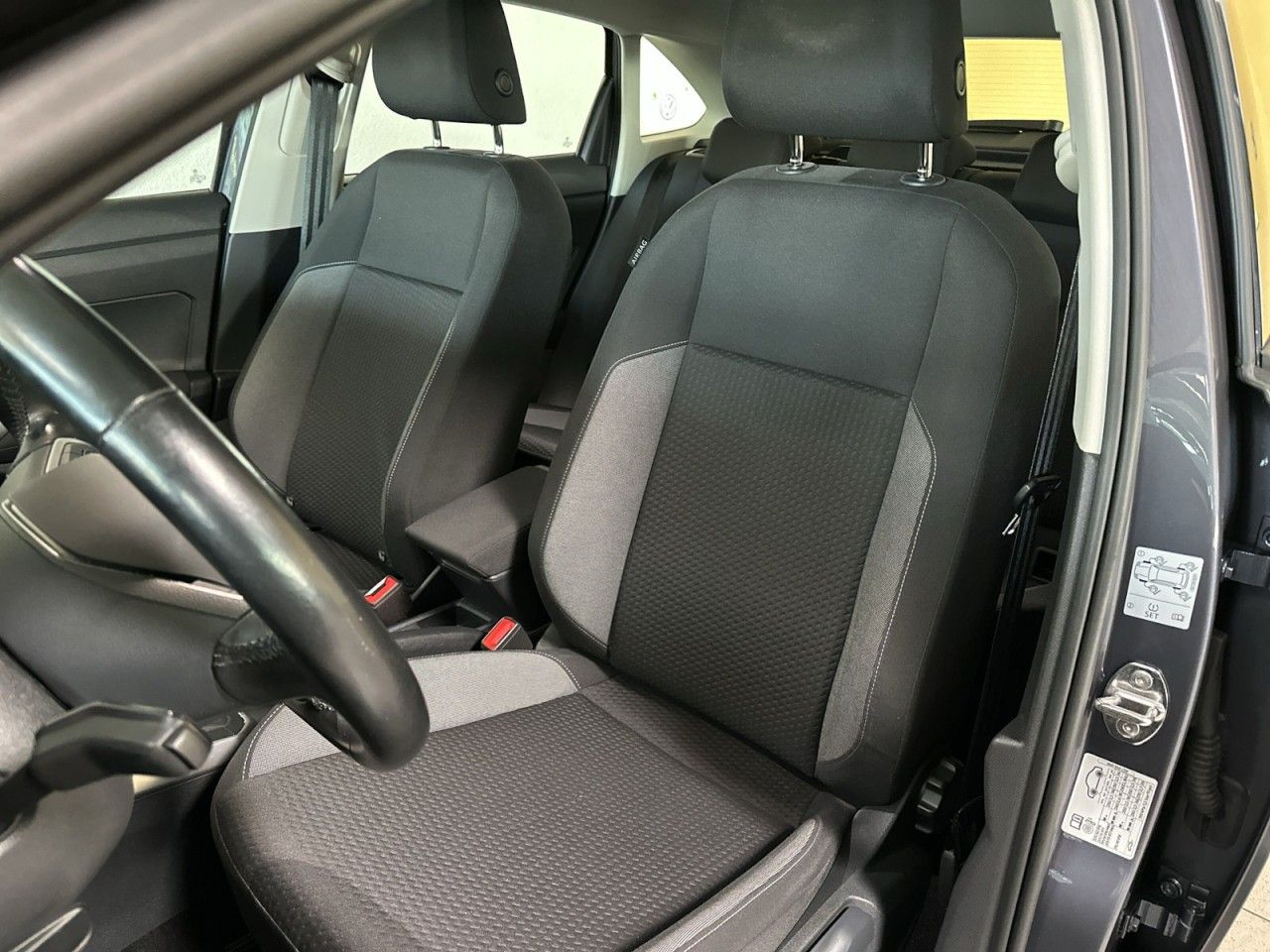 Volkswagen Taigo 2022 г. Серый, пробег 33976 км