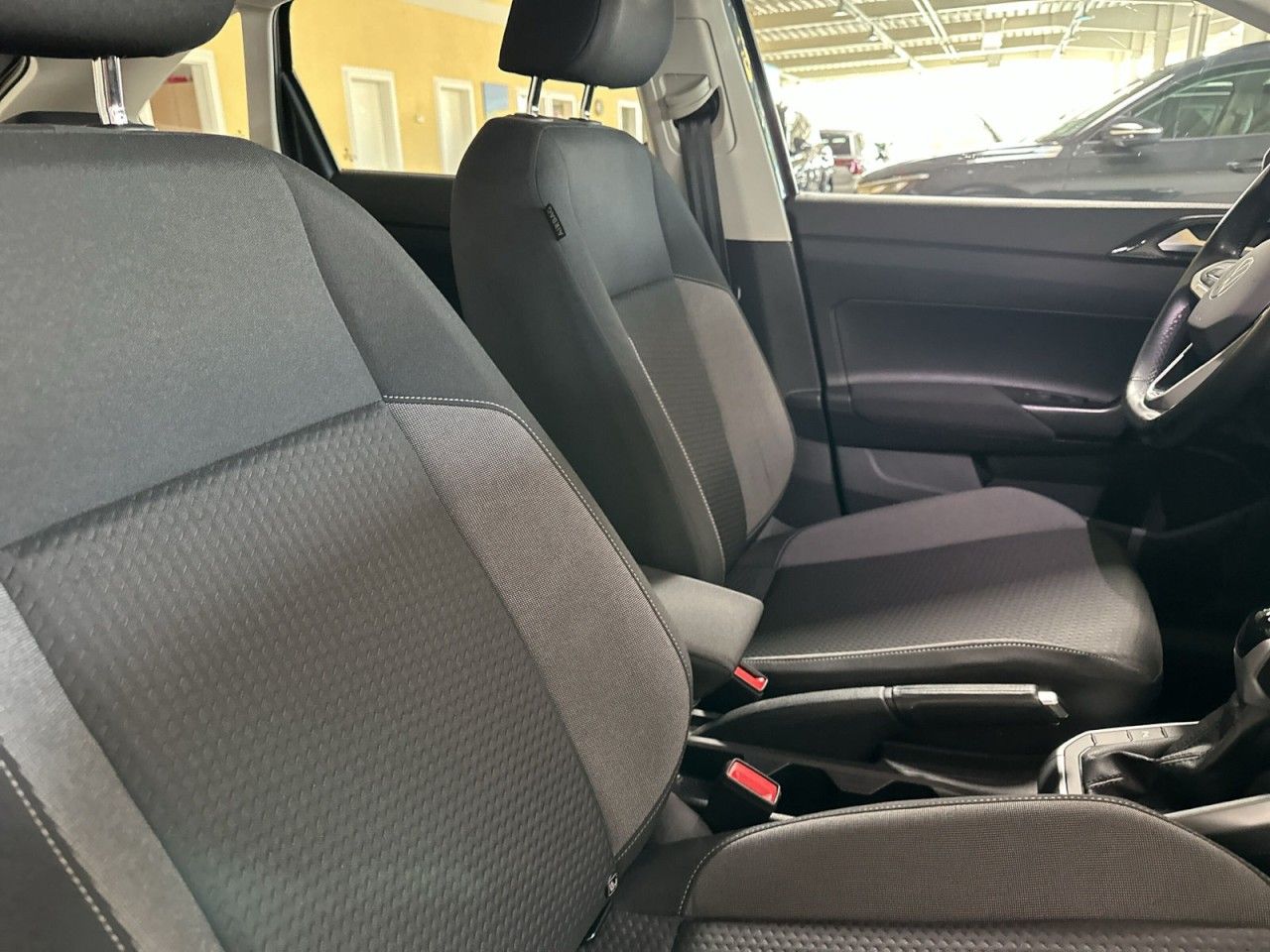Volkswagen Taigo 2022 г. Серый, пробег 33976 км