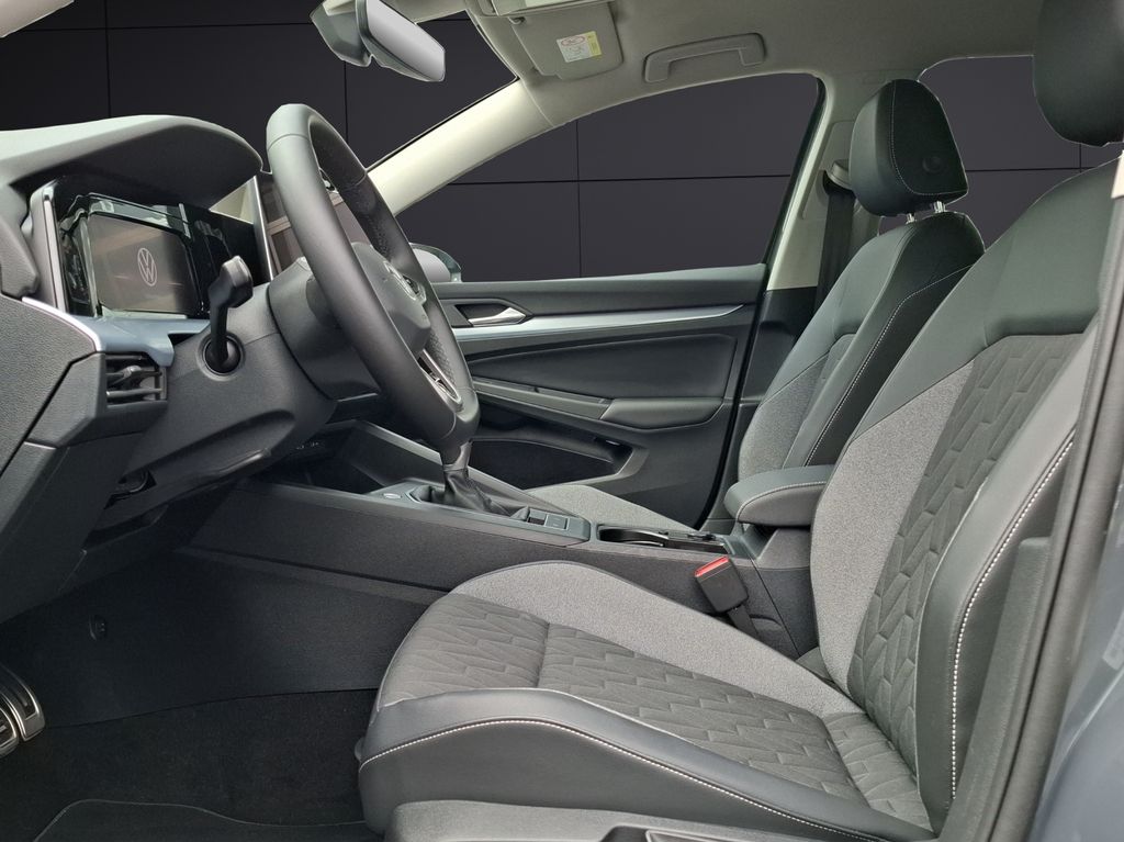 Volkswagen Golf 2025 г. Серый, пробег 19900 км