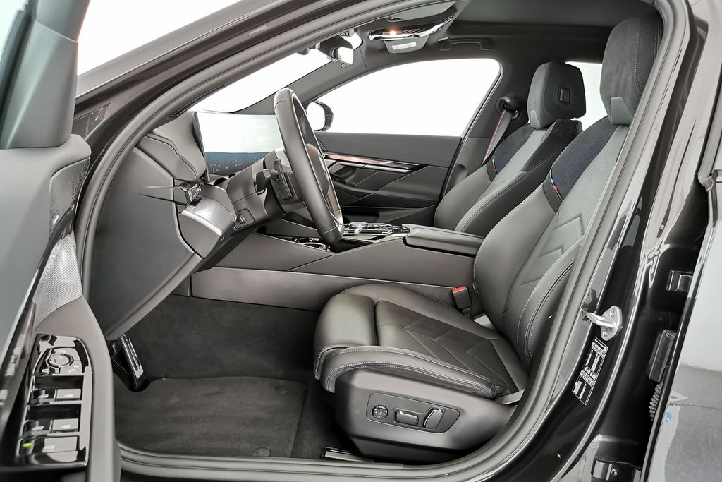 BMW 520 2025 г. Серый, пробег 48971 км