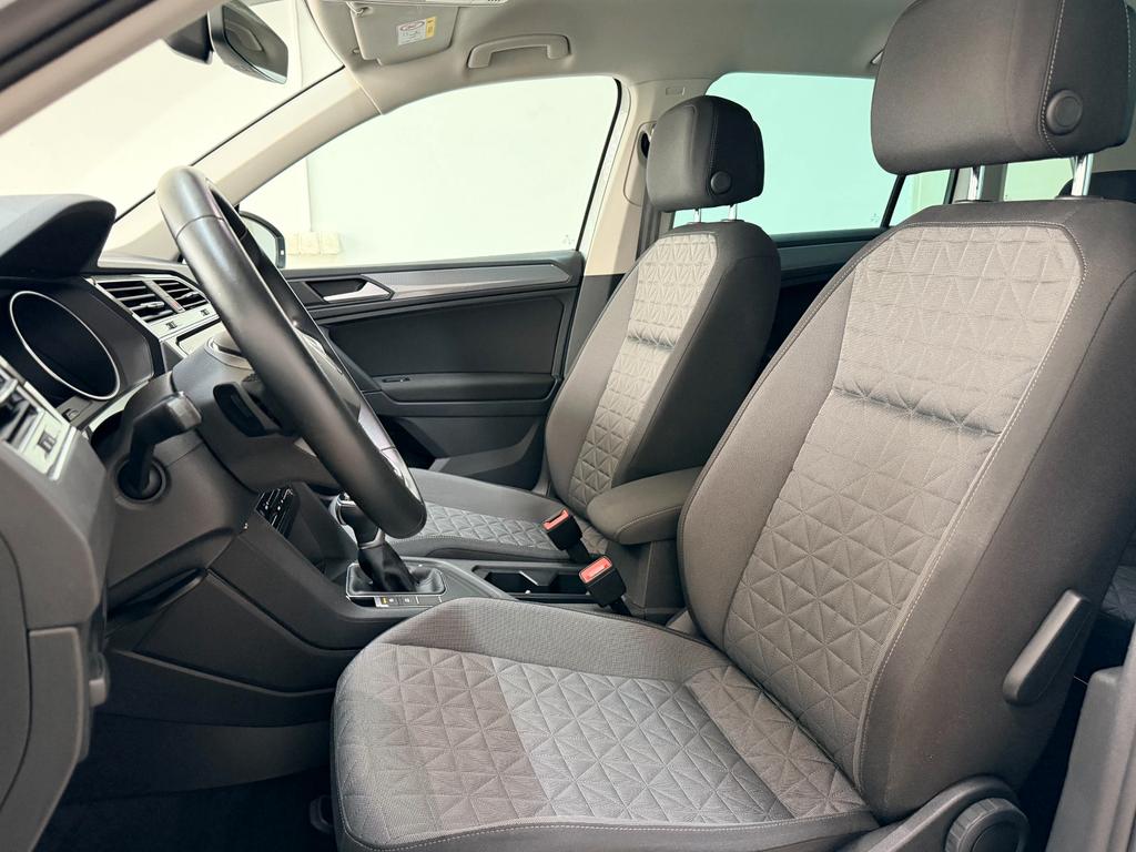 Volkswagen Tiguan 2022 г. Белый, пробег 44714 км
