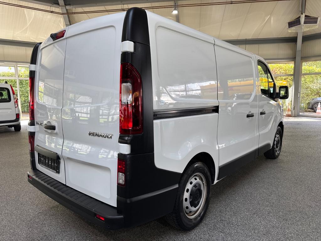 Renault Trafic 2021 г. Белый, пробег 57787 км
