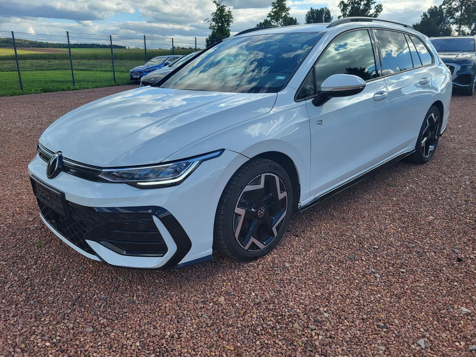 Volkswagen Golf 2025 г. Белый, пробег 55824 км