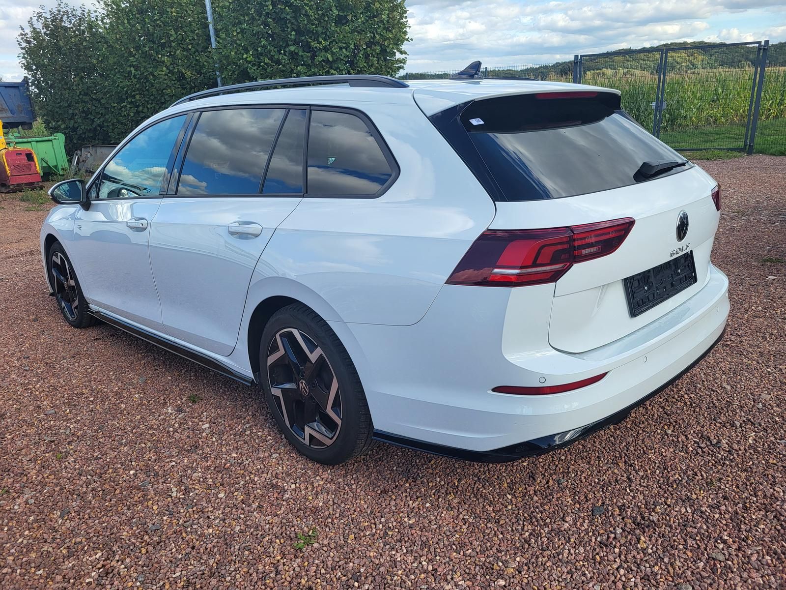 Volkswagen Golf 2025 г. Белый, пробег 55824 км