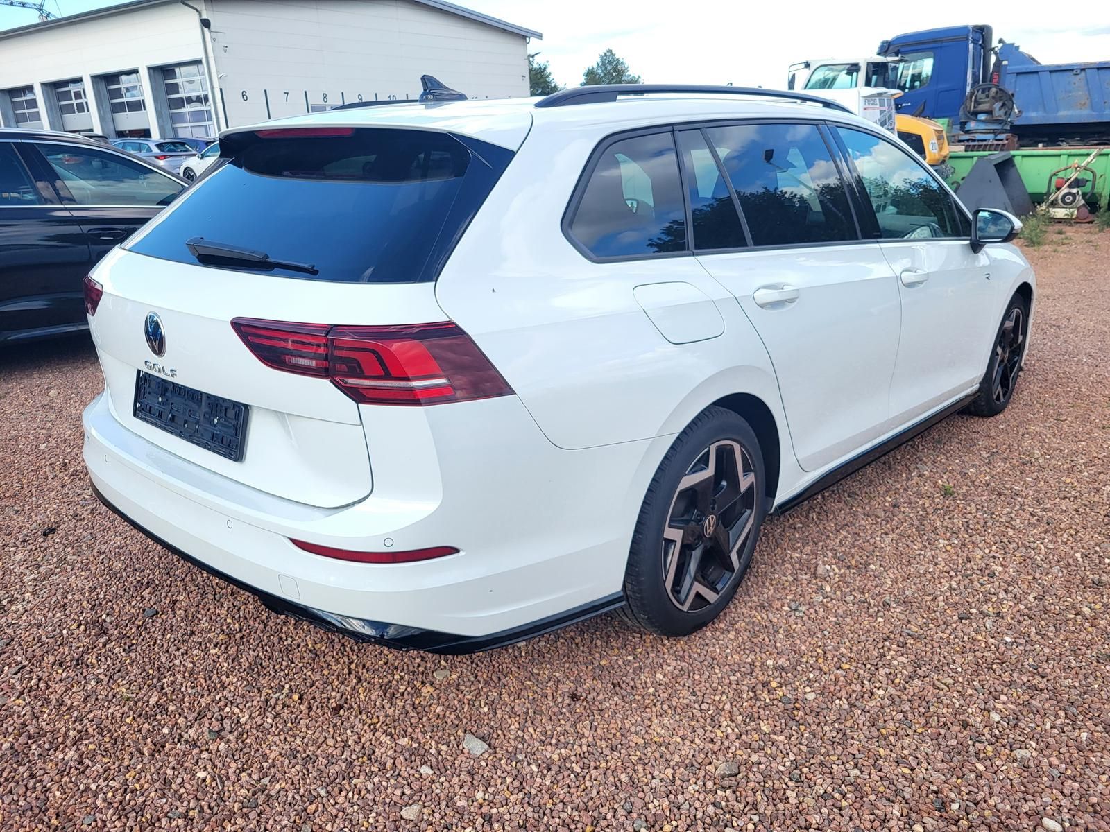 Volkswagen Golf 2025 г. Белый, пробег 55824 км