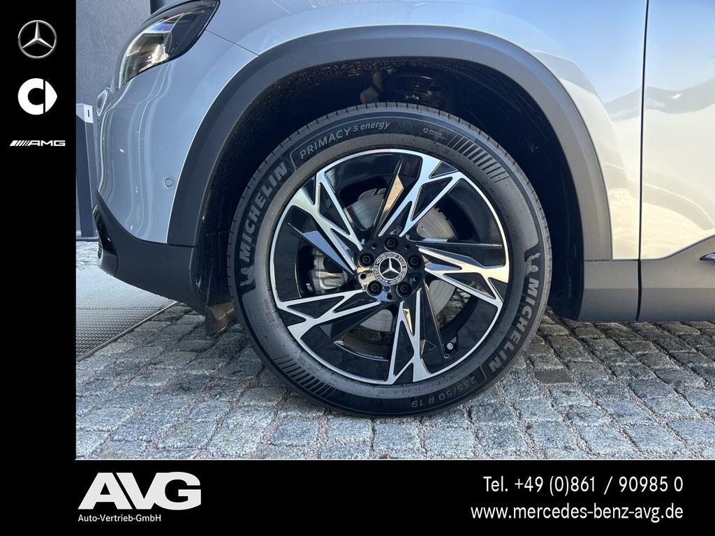 Mercedes-Benz GLB 200 2026 г. Серебристый, пробег 8000 км