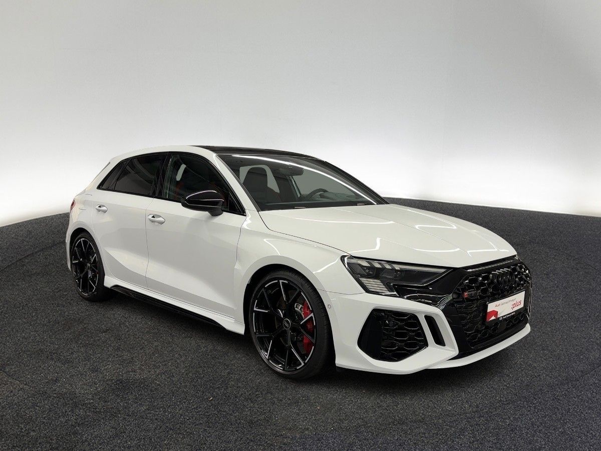 Audi RS3 2022 г. Белый, пробег 34400 км