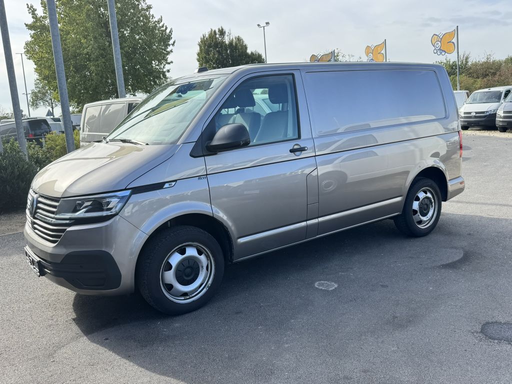 Volkswagen T6 TRANSPORTER 2022 г. Бежевый, пробег 42000 км