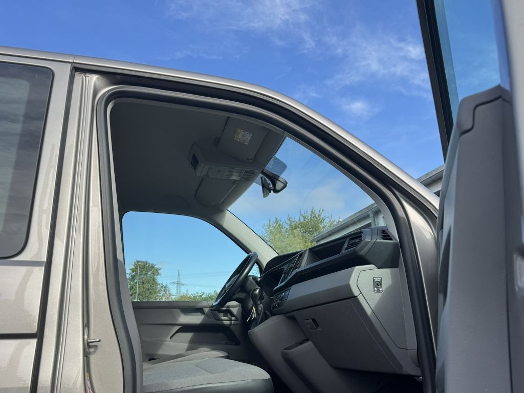 Volkswagen T6 TRANSPORTER 2022 г. Бежевый, пробег 42000 км