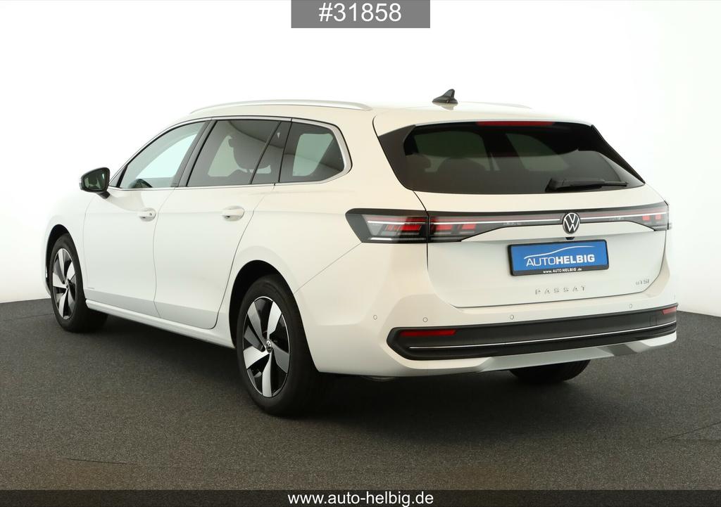Volkswagen PASSAT VARIANT 2024 г. Белый, пробег 38200 км