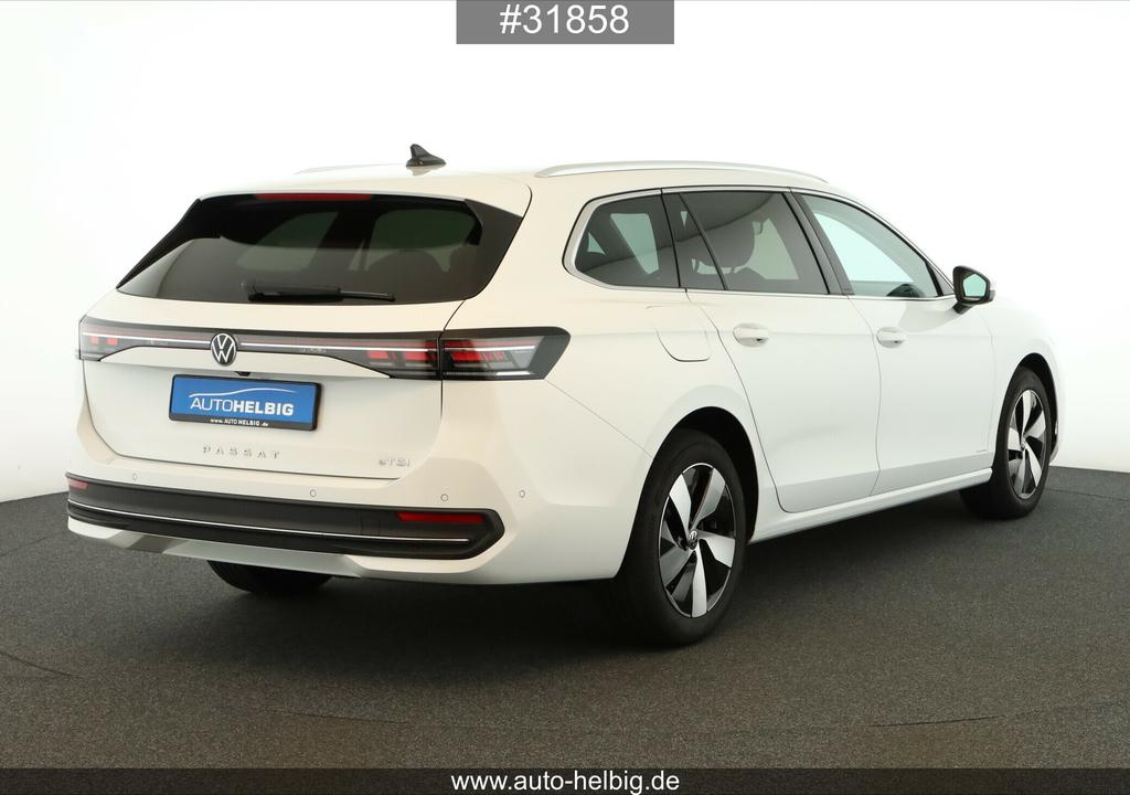Volkswagen PASSAT VARIANT 2024 г. Белый, пробег 38200 км