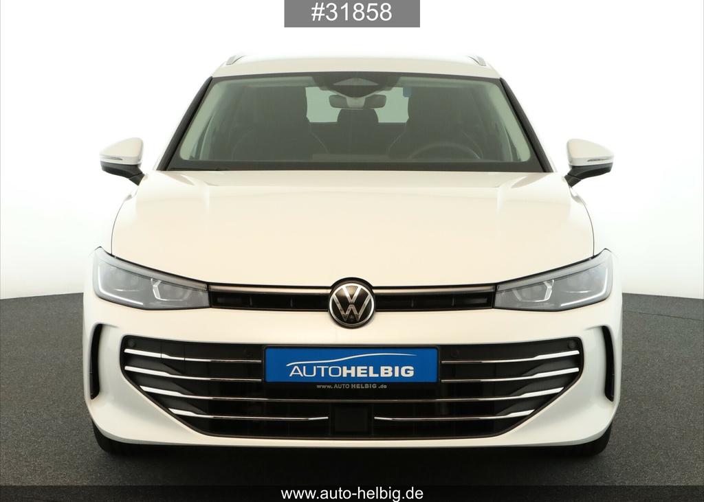 Volkswagen PASSAT VARIANT 2024 г. Белый, пробег 38200 км