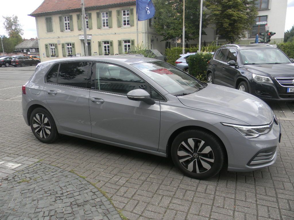 Volkswagen Golf 2023 г. Серый, пробег 34200 км