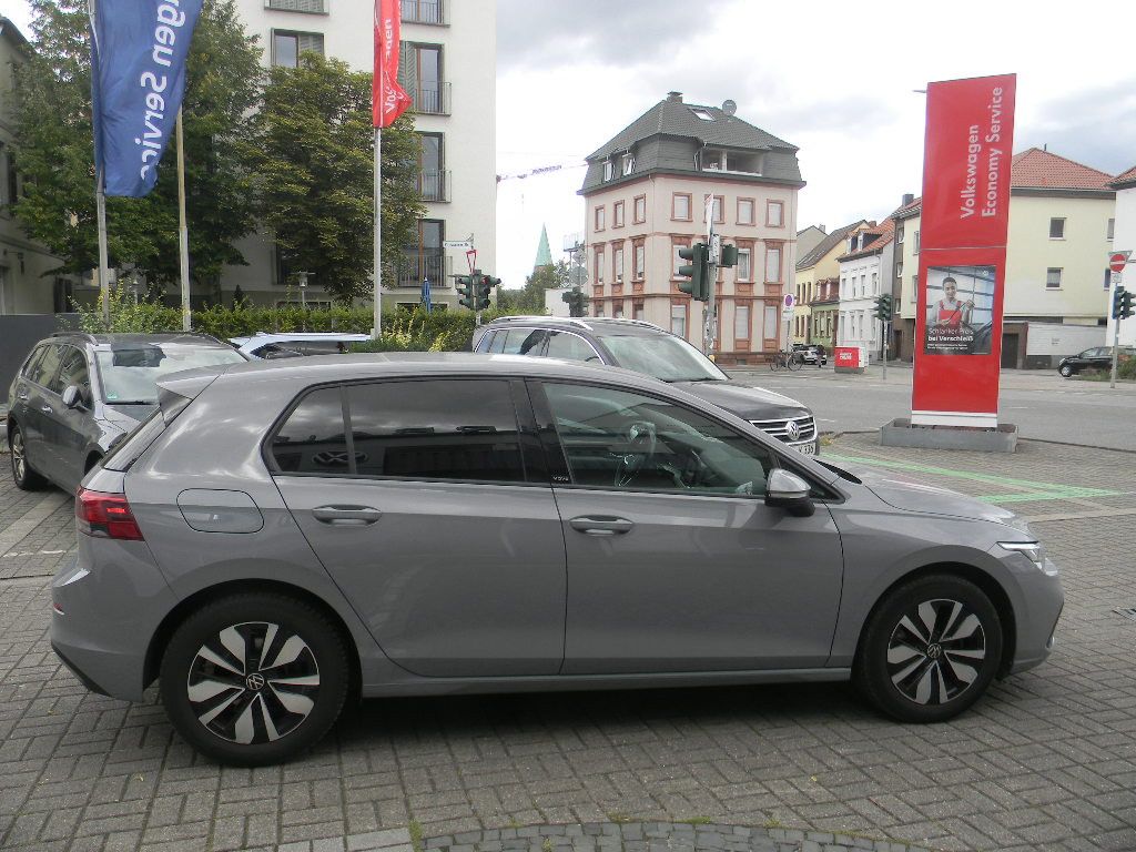 Volkswagen Golf 2023 г. Серый, пробег 34200 км