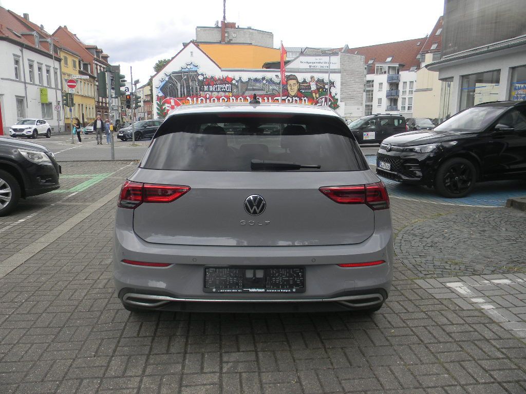 Volkswagen Golf 2023 г. Серый, пробег 34200 км