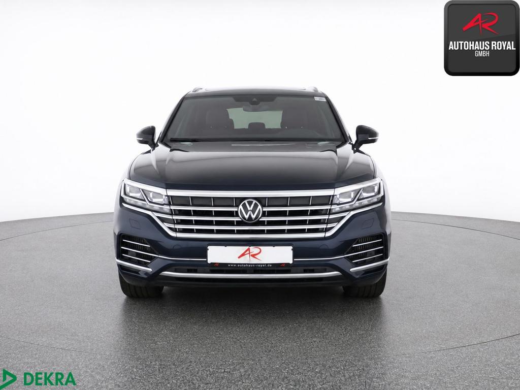 Volkswagen Touareg 2022 г. Синий, пробег 43279 км