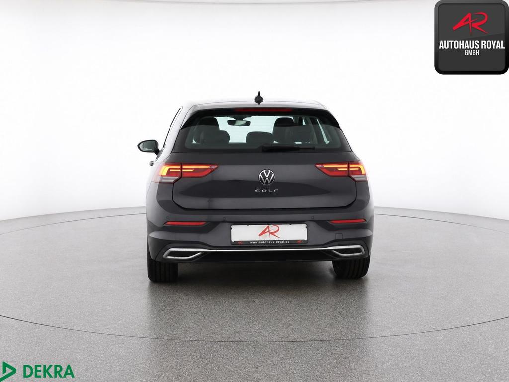 Volkswagen Golf 2024 г. Серый, пробег 22500 км