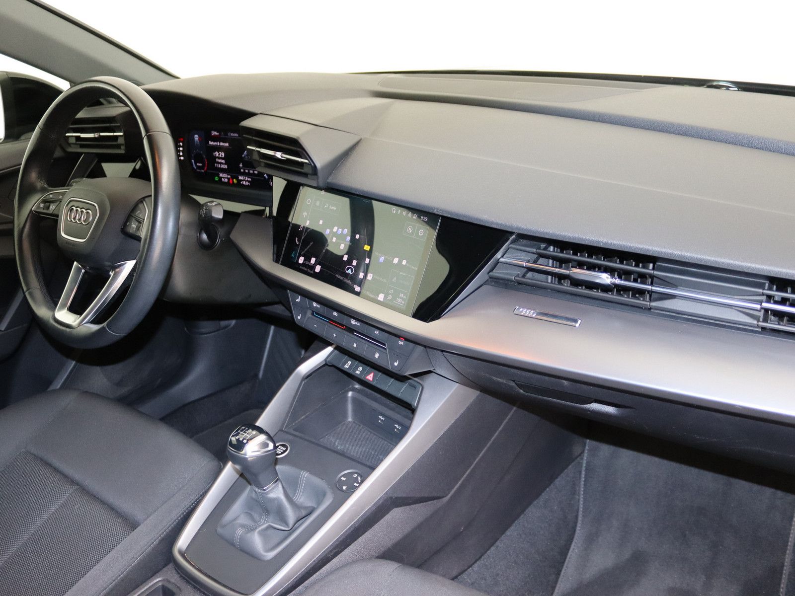 Audi A3 2023 г. Чёрный, пробег 26195 км