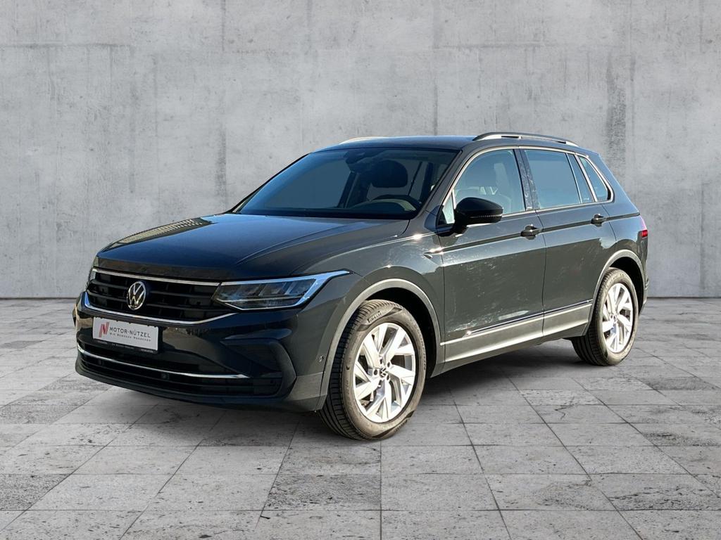 Volkswagen Tiguan 2023 г. Серый, пробег 27198 км