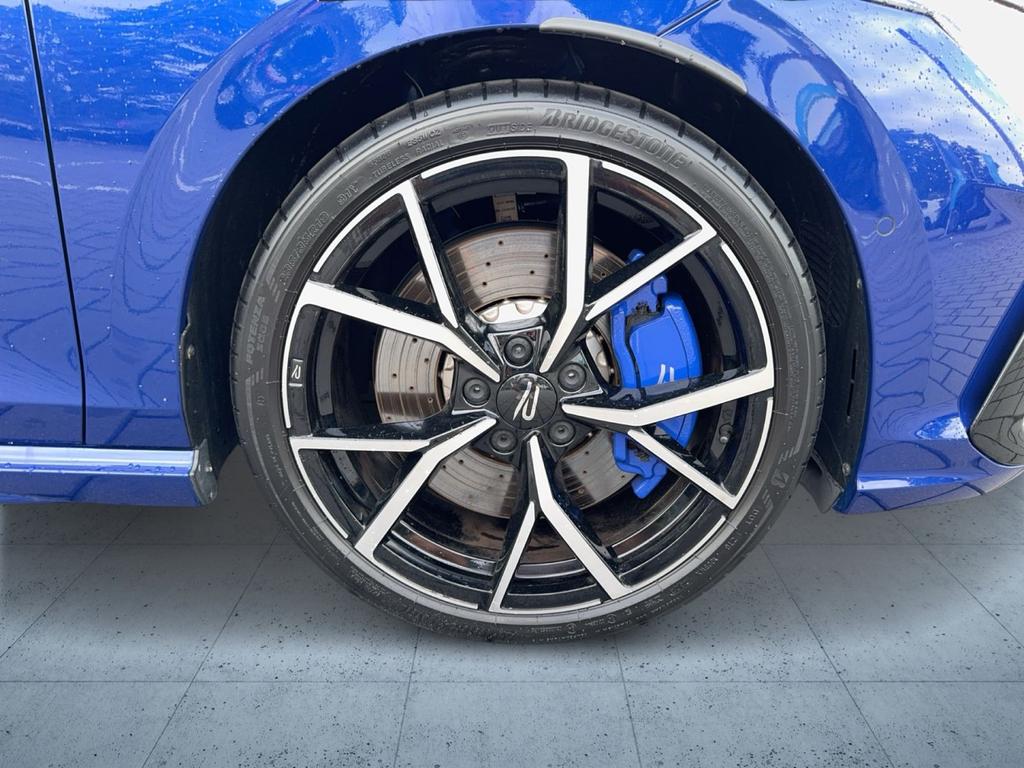 Volkswagen Golf 2024 г. Синий, пробег 4290 км