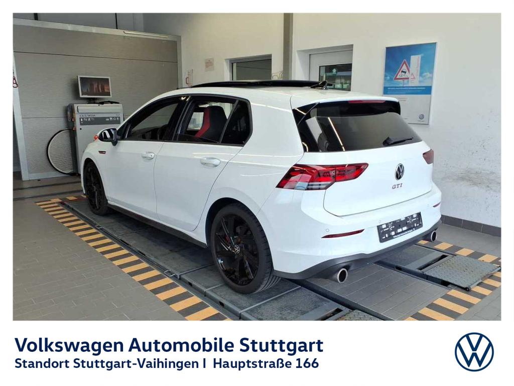 Volkswagen Golf 2023 г. Белый, пробег 40668 км
