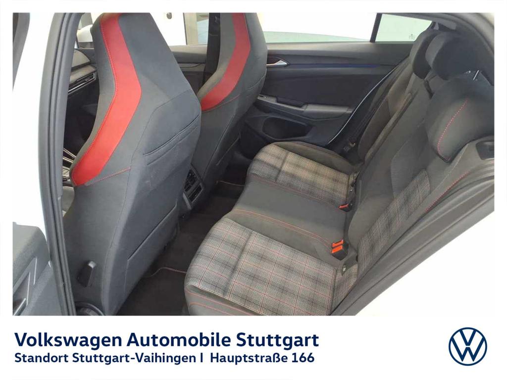 Volkswagen Golf 2023 г. Белый, пробег 40668 км