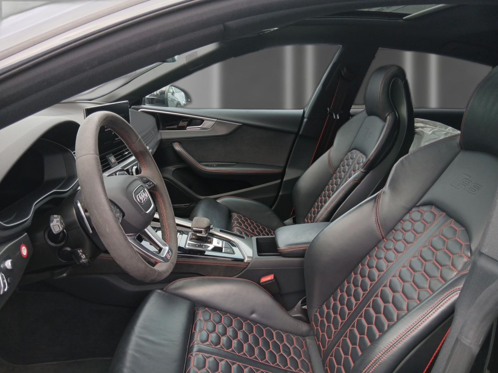Audi RS5 2024 г. Чёрный, пробег 27323 км