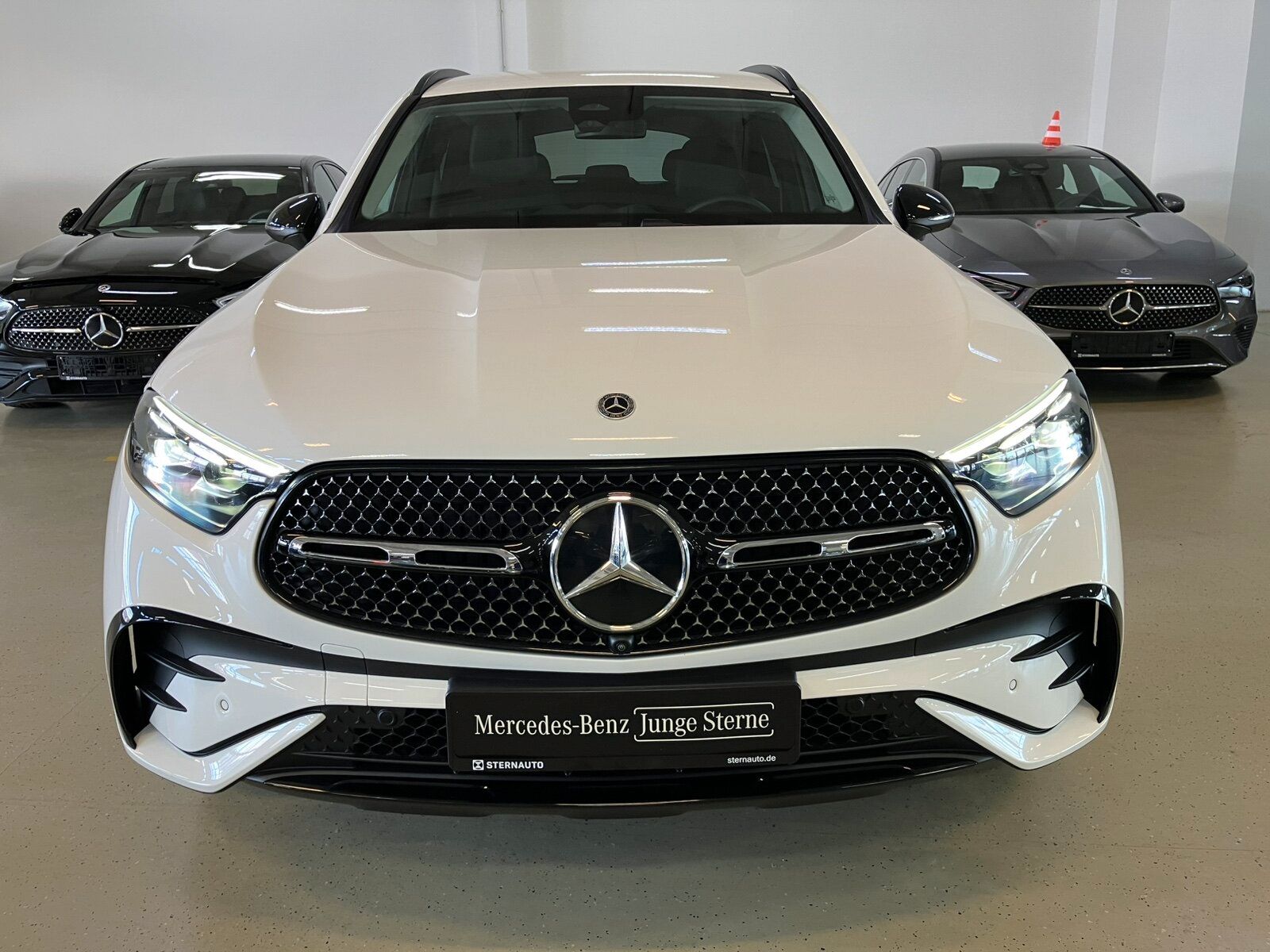 Mercedes-Benz GLC 220 2025 г. Белый, пробег 15326 км