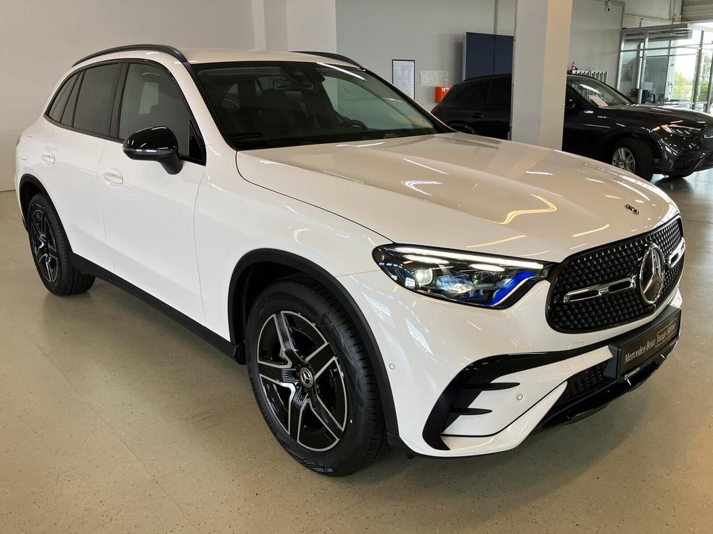 Mercedes-Benz GLC 220 2025 г. Белый, пробег 15326 км
