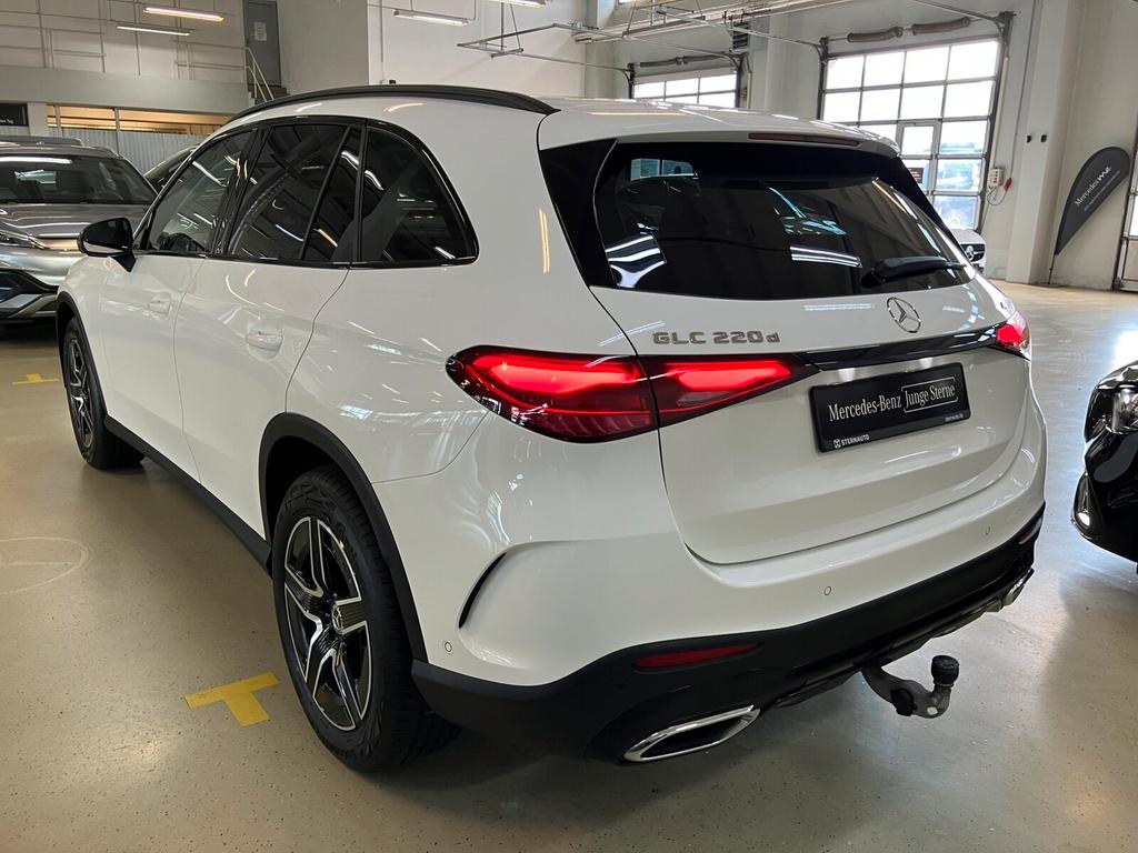 Mercedes-Benz GLC 220 2025 г. Белый, пробег 15326 км
