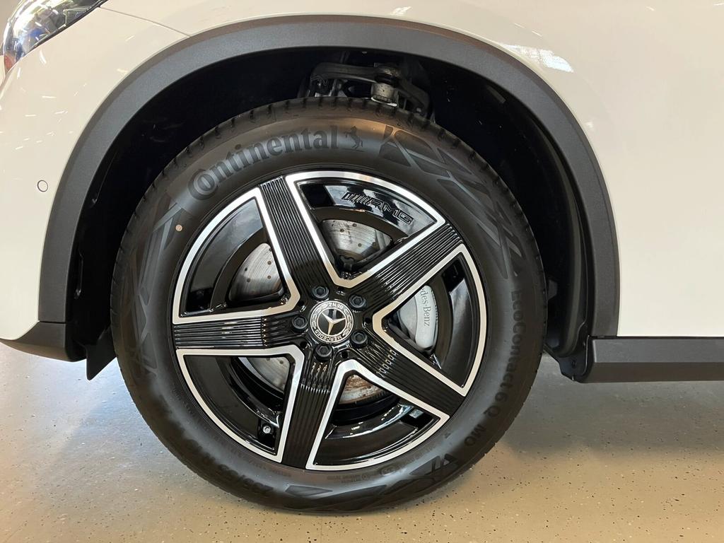 Mercedes-Benz GLC 220 2025 г. Белый, пробег 15326 км
