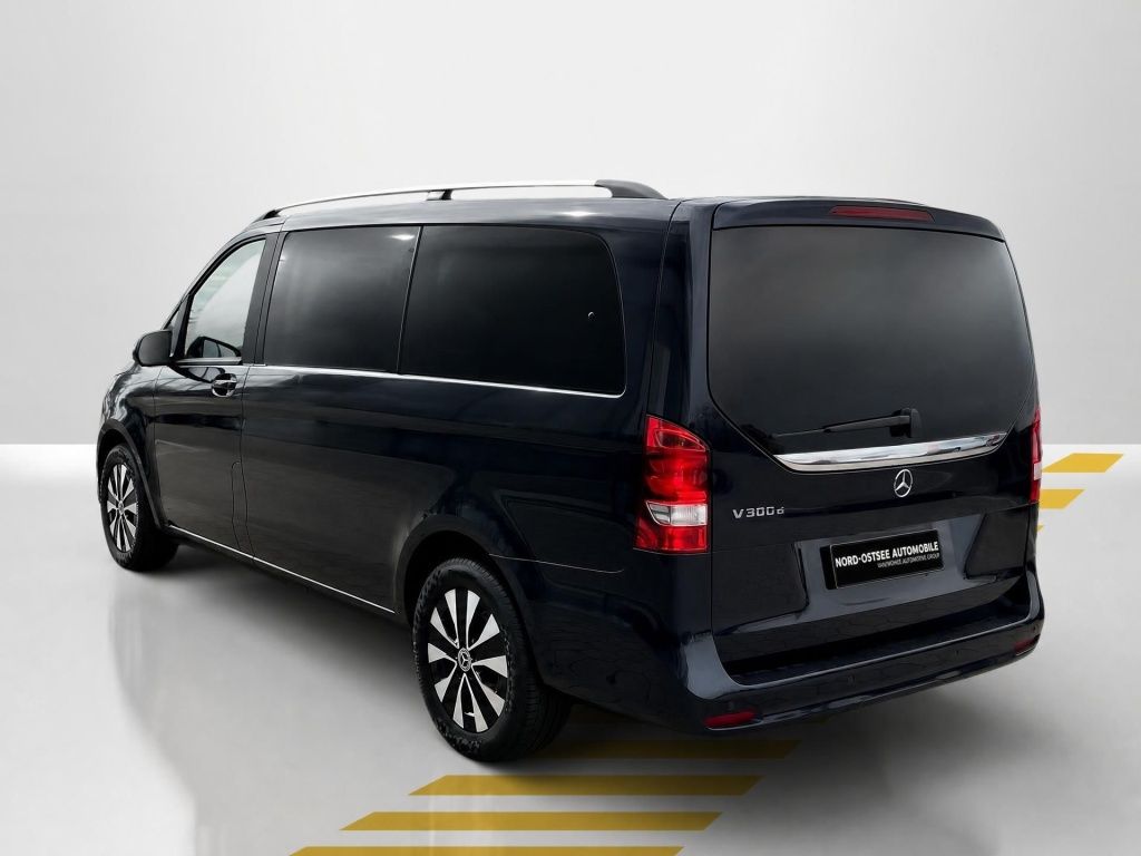 Mercedes-Benz V 300 2021 г. Синий, пробег 53941 км