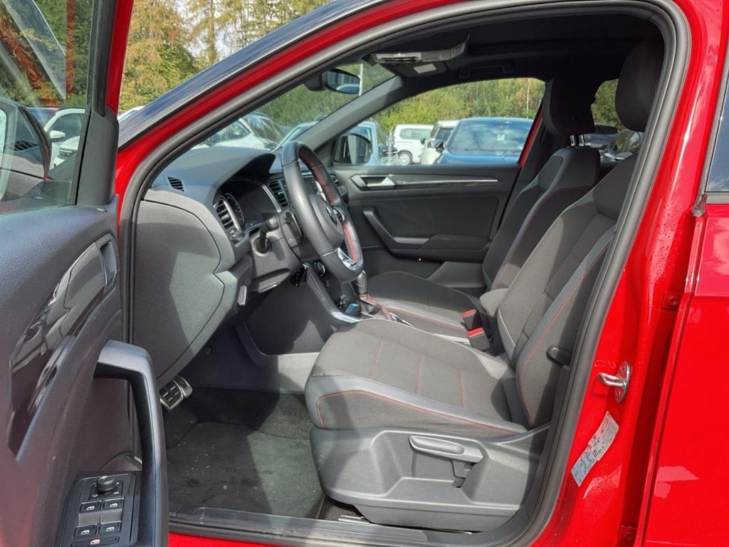 Volkswagen T-Roc 2021 г. Красный, пробег 56624 км