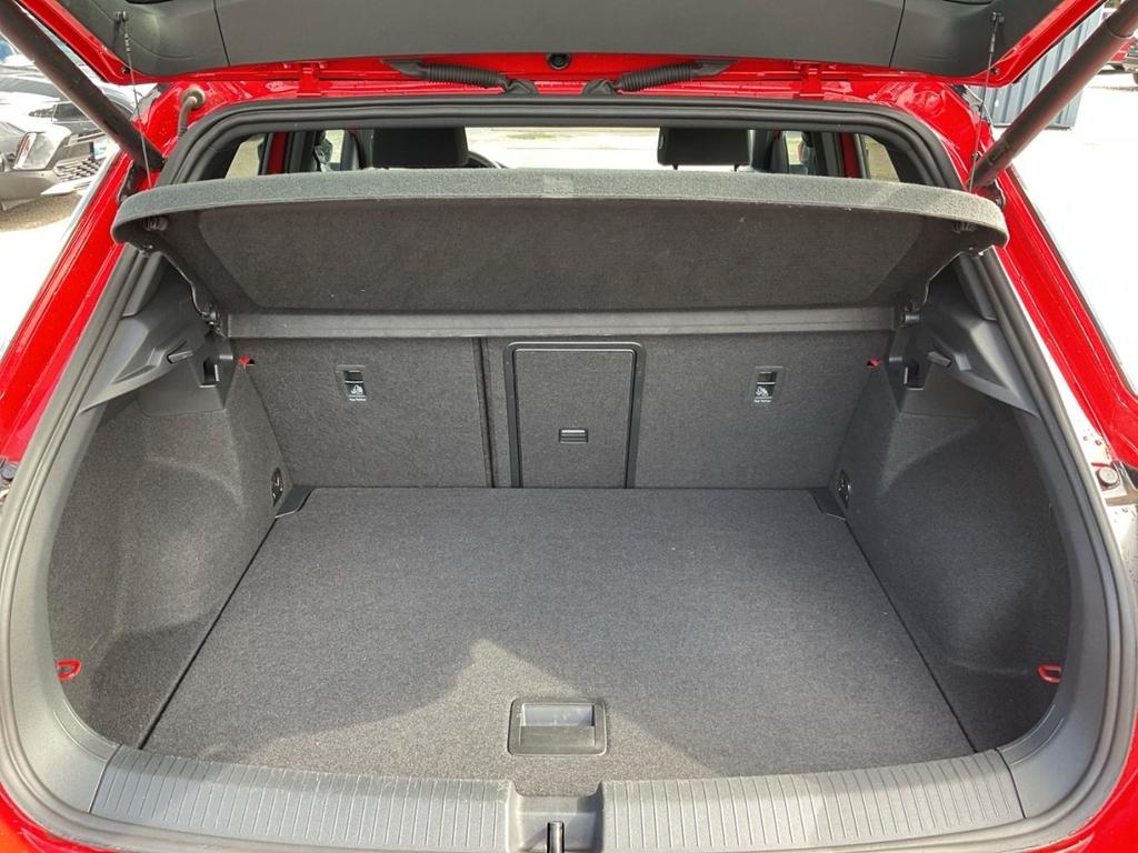 Volkswagen T-Roc 2021 г. Красный, пробег 56624 км