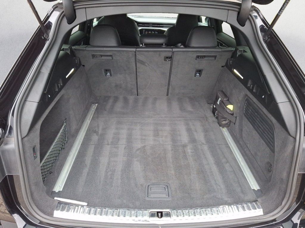Audi RS6 2023 г. Чёрный, пробег 36467 км