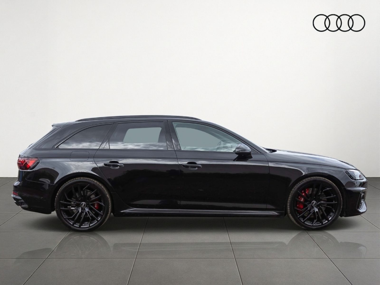 Audi RS4 2024 г. Чёрный, пробег 42650 км