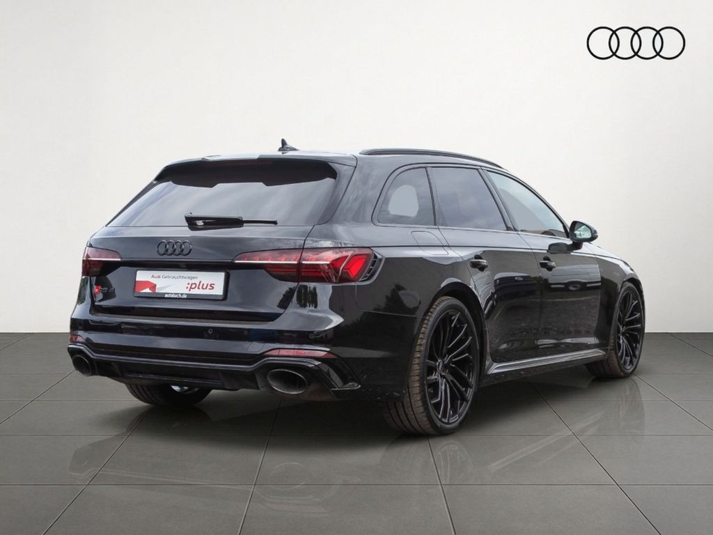 Audi RS4 2024 г. Чёрный, пробег 42650 км