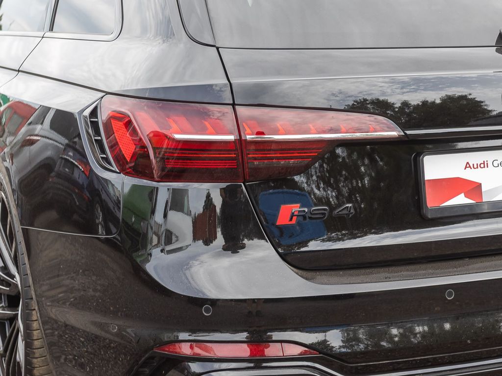 Audi RS4 2024 г. Чёрный, пробег 42650 км