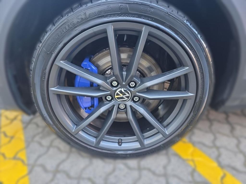 Volkswagen T-Roc 2023 г. Серый, пробег 33923 км