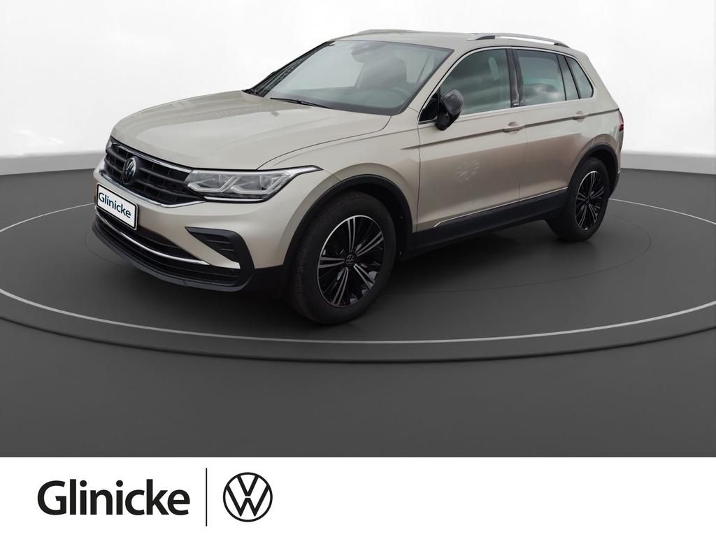 Volkswagen Tiguan 2024 г. Серебристый, пробег 35400 км