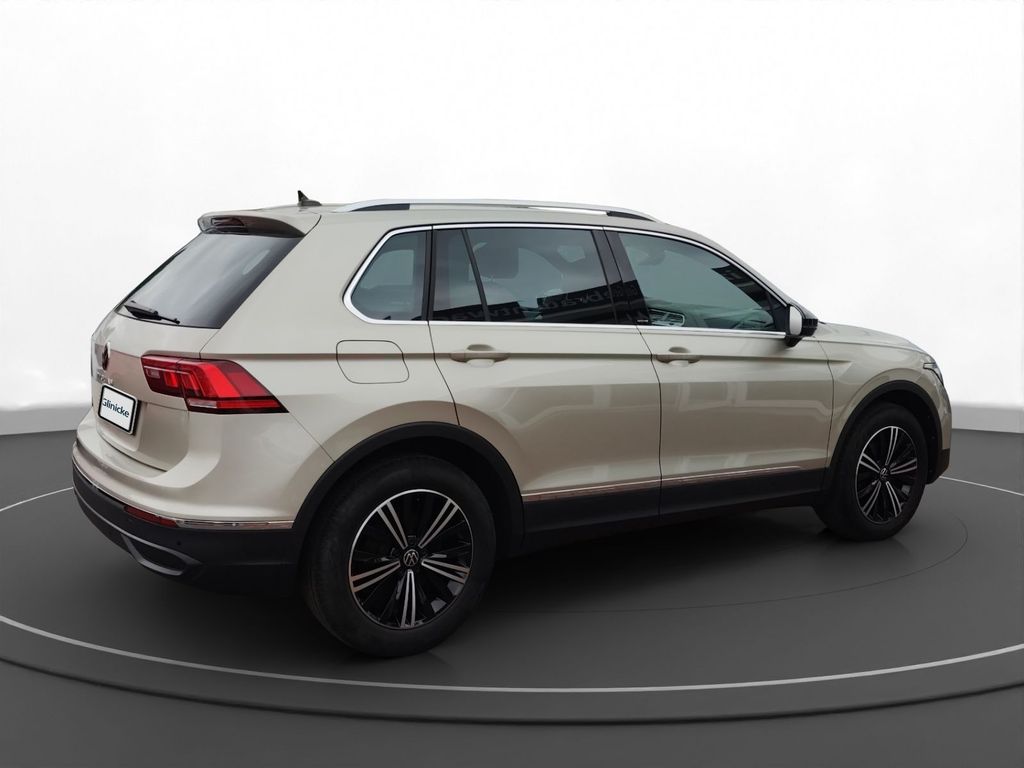 Volkswagen Tiguan 2024 г. Серебристый, пробег 35400 км